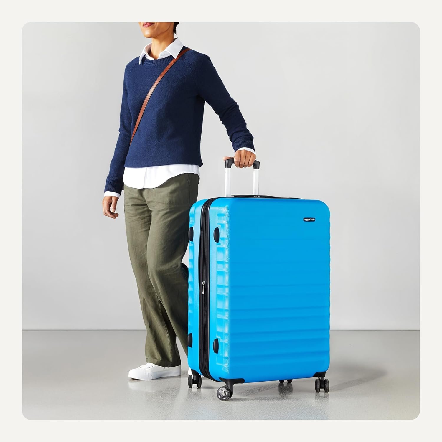 Amazon Basics 30" Hardside Large Checked Luggage, Expandable For Up to 15% More Space, With Scratch-Resistant Surface, Four Multi-directional Wheels, Telescoping Handle, Light Blue - Image 3